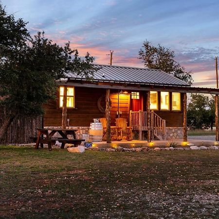 Rockin' R - Rustic Star Cabin Villa Fredericksburg Exterior photo