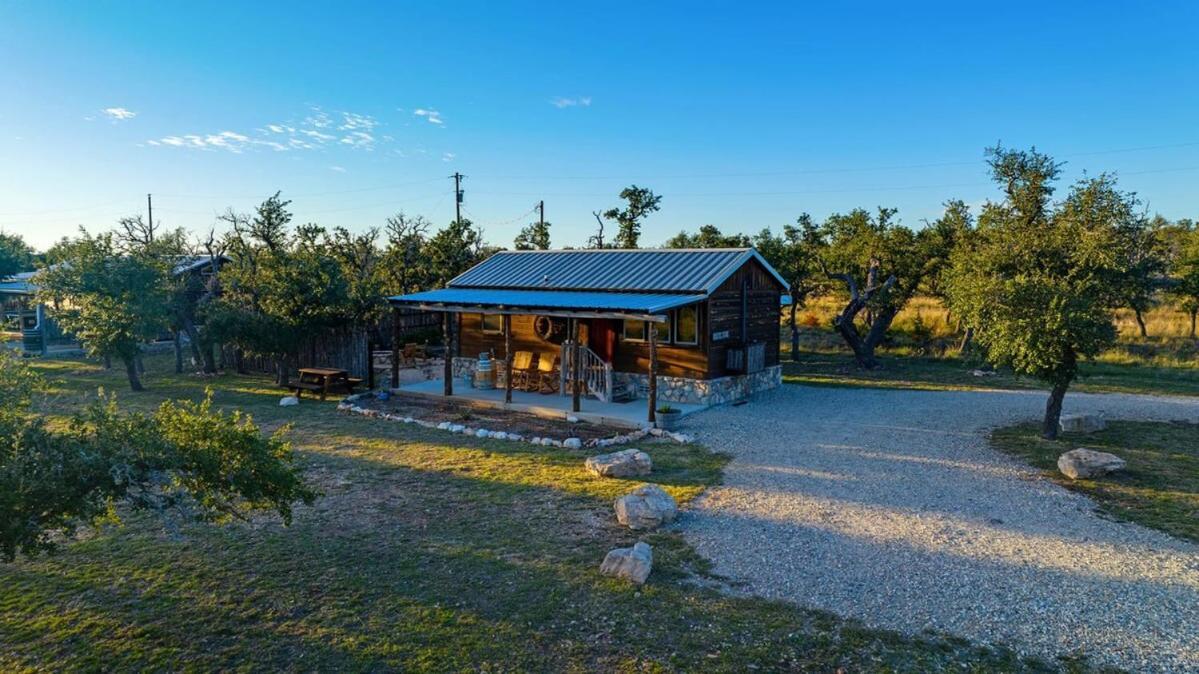 Rockin' R - Rustic Star Cabin Villa Fredericksburg Exterior photo