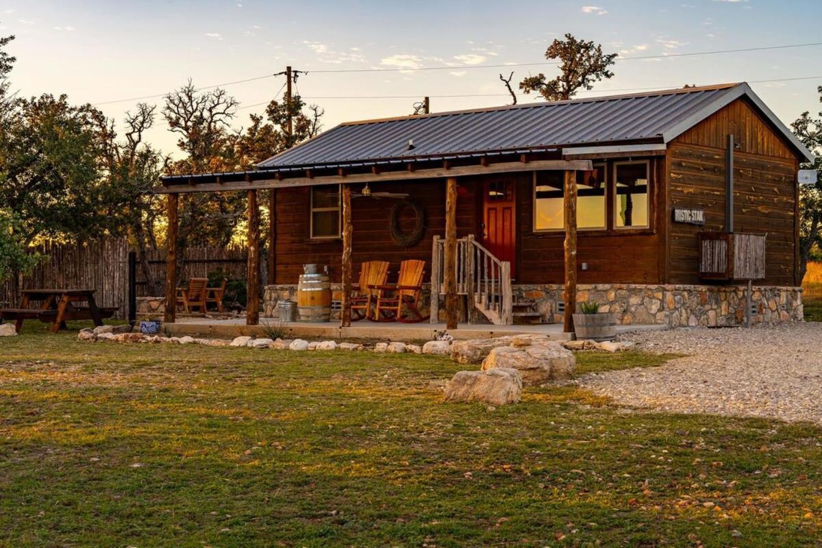 Rockin' R - Rustic Star Cabin Villa Fredericksburg Exterior photo