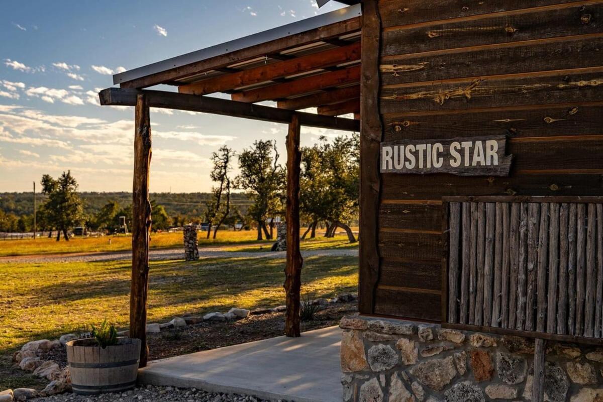 Rockin' R - Rustic Star Cabin Villa Fredericksburg Exterior photo