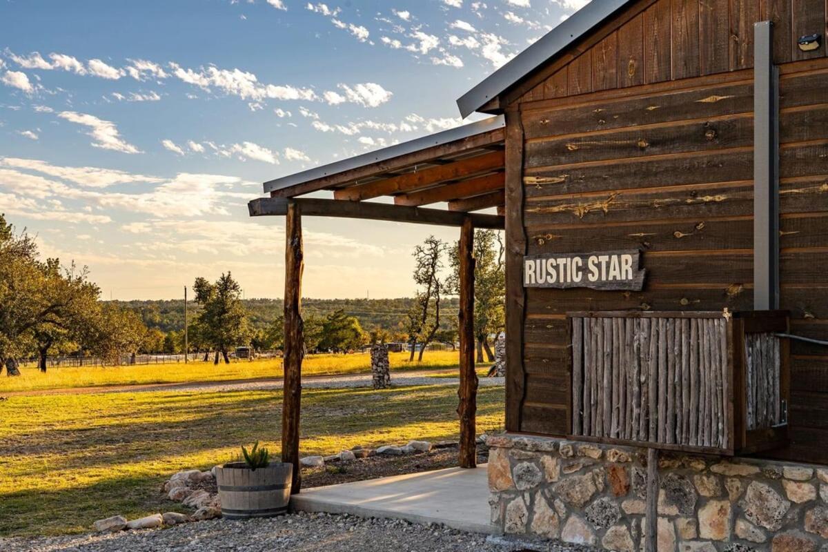 Rockin' R - Rustic Star Cabin Villa Fredericksburg Exterior photo