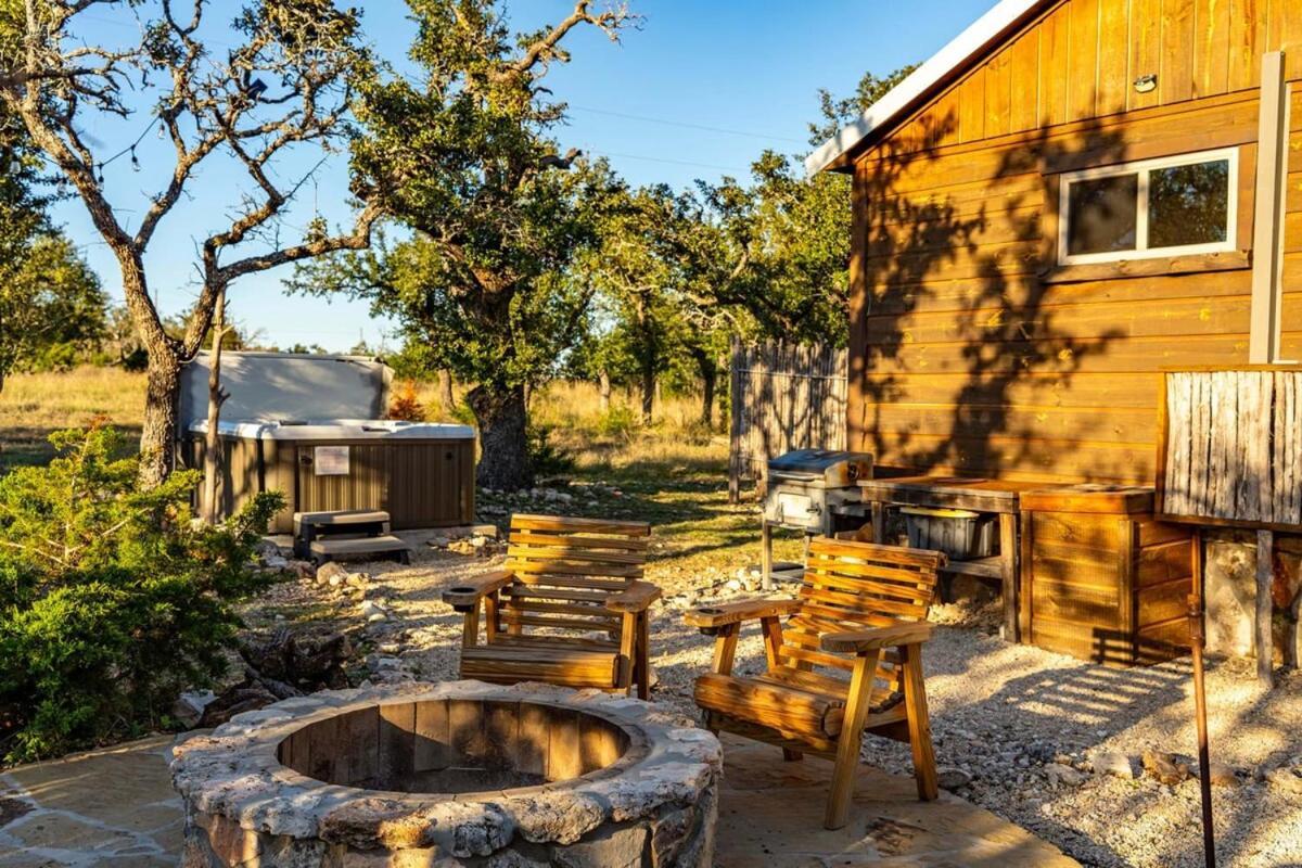 Rockin' R - Rustic Star Cabin Villa Fredericksburg Exterior photo